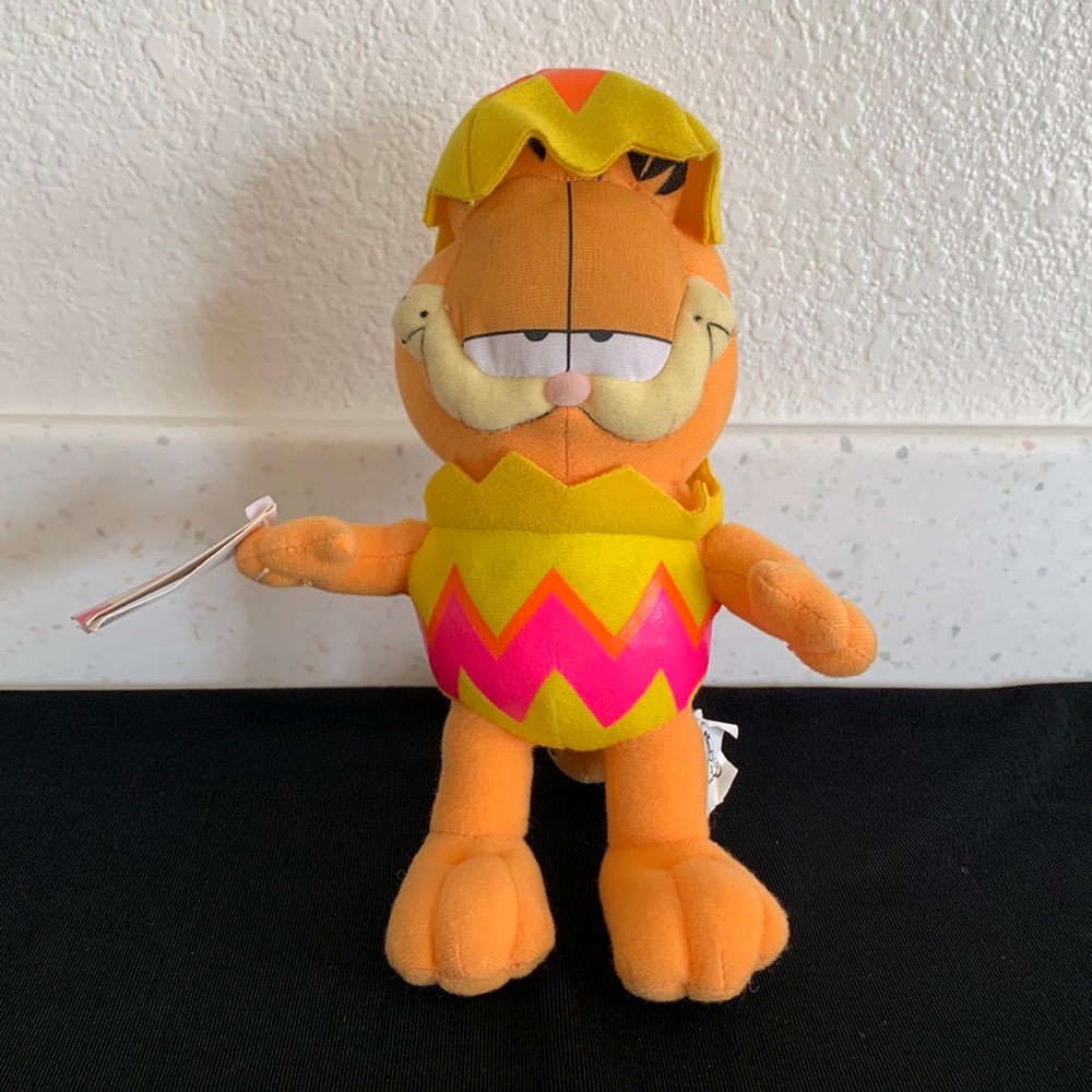 Vintage Russell Stover Garfield Easter Egg Plush Toy NWT